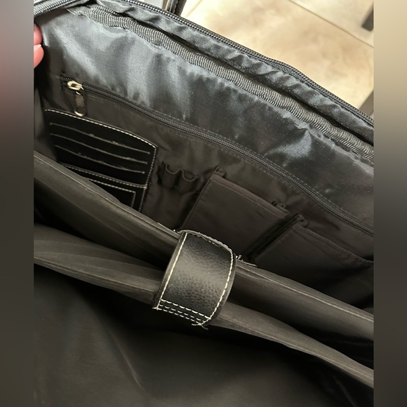 TARGUS Laptop Bag - Picture 8 of 13